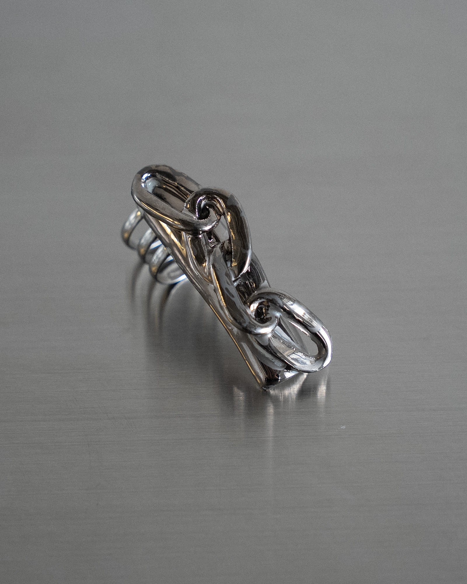 Porcelain Nail Ring “Platin Chain” #3 (L) by Fatma Cankaya