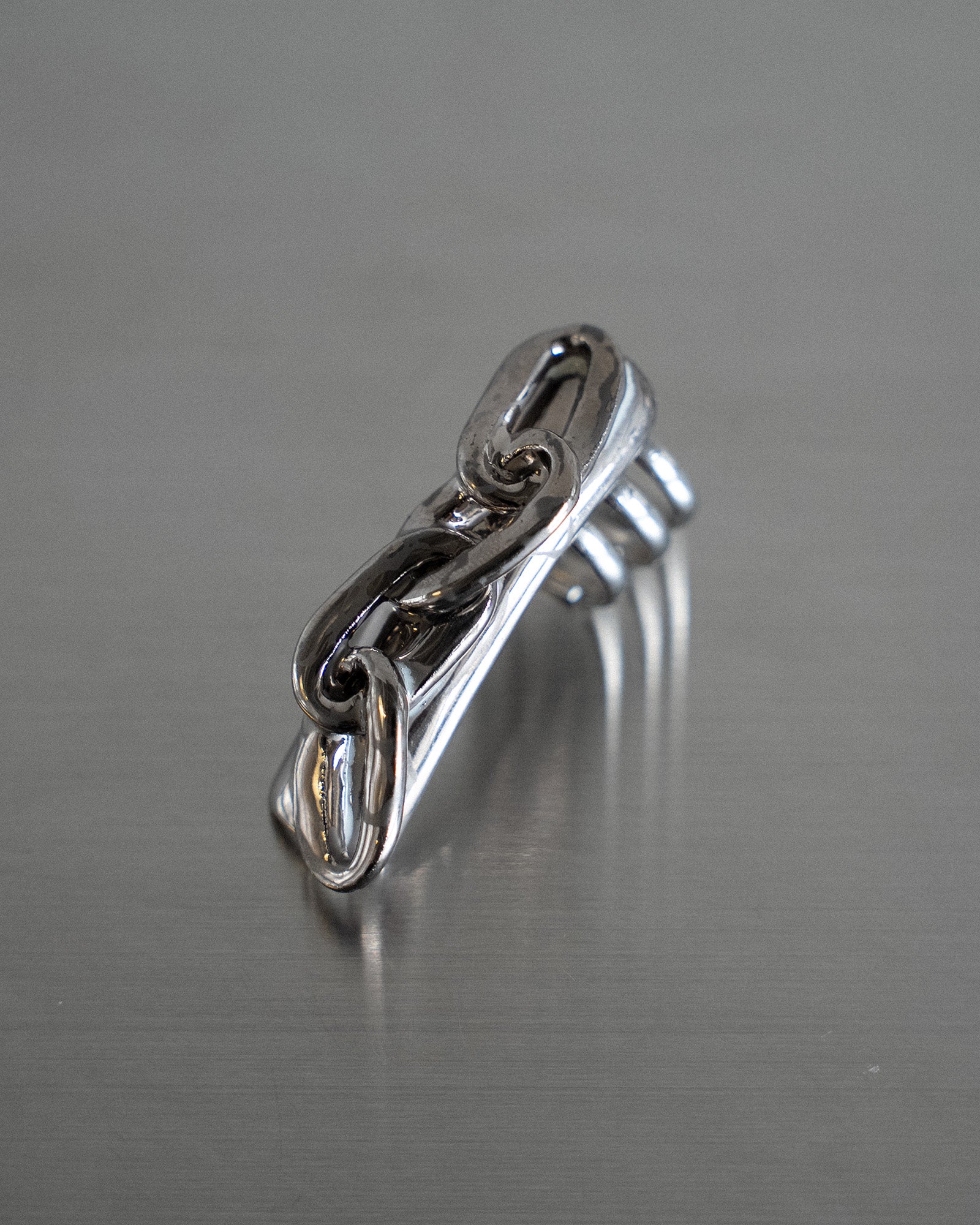 Porcelain Nail Ring “Platin Chain” #3 (L) by Fatma Cankaya
