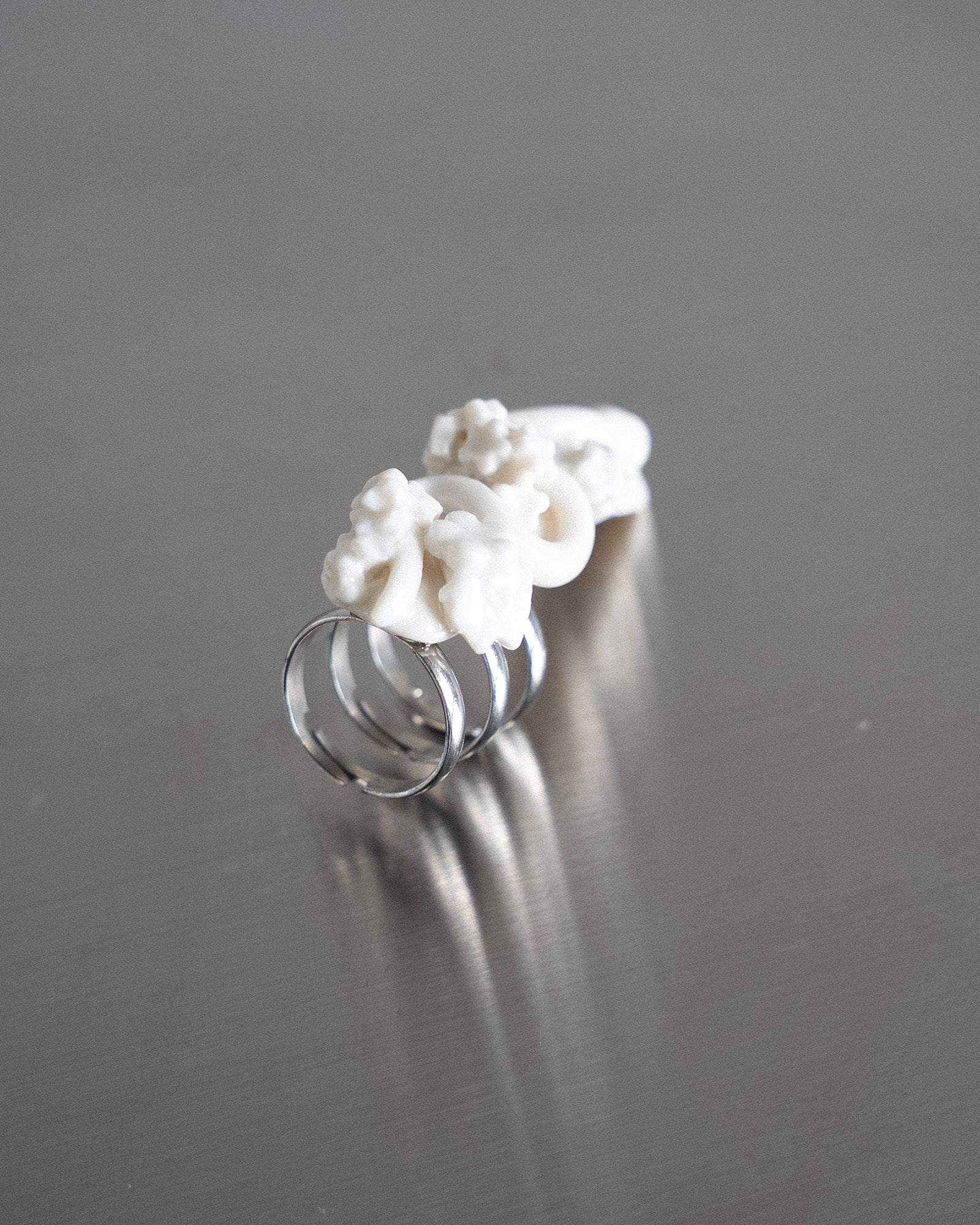 Porcelain Nail Ring “White Snake” #1 (L) by Fatma Cankaya